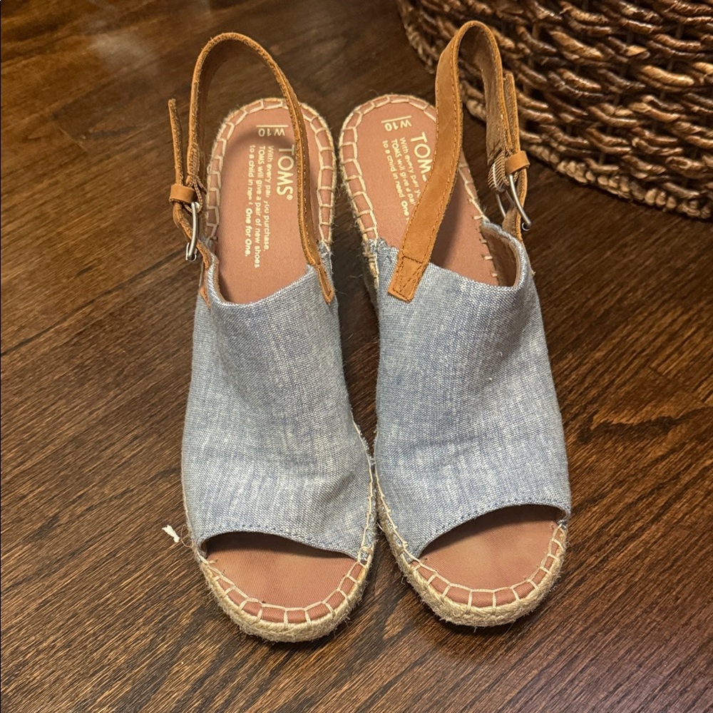 TOMS Women's Blue and Brown Espadrille Sandals